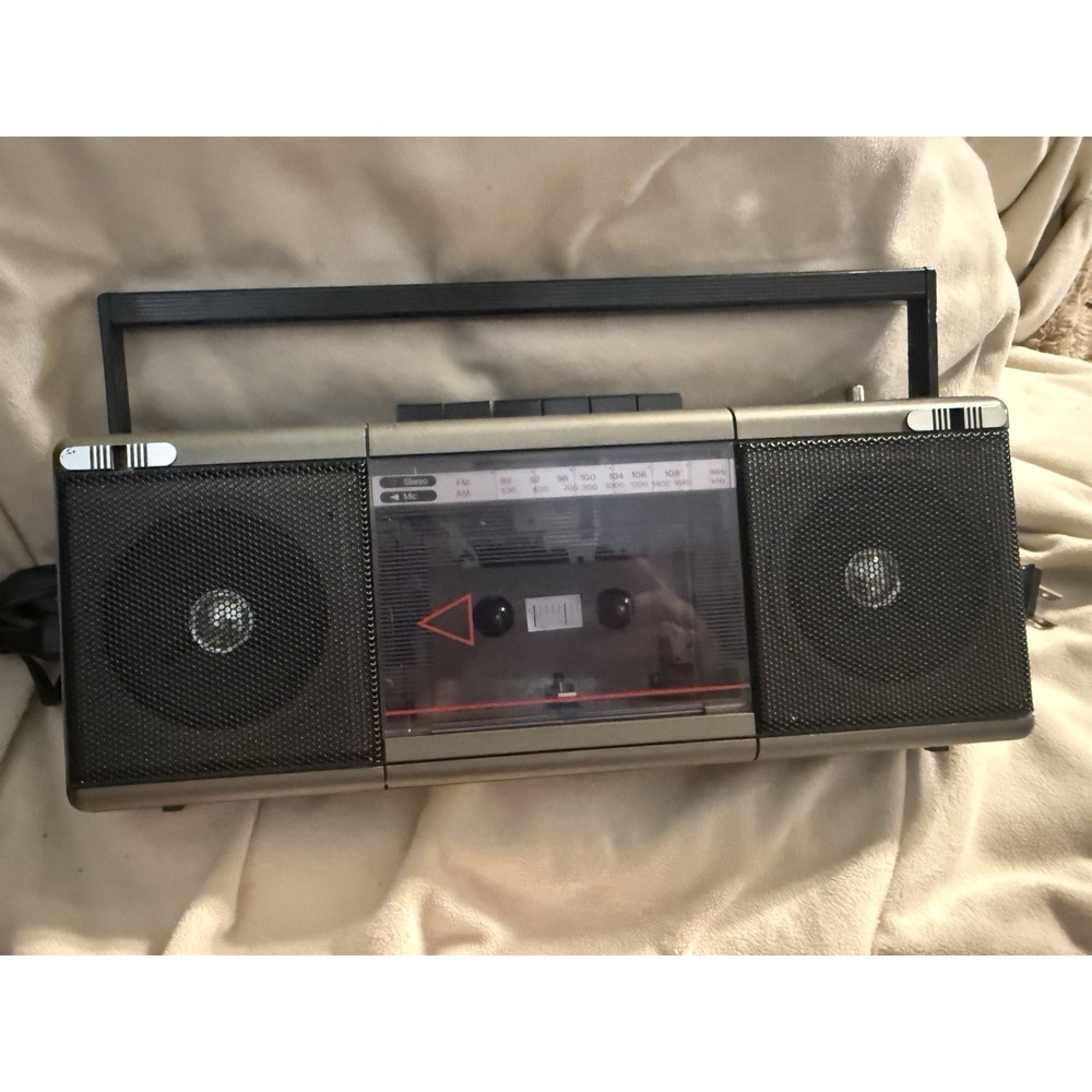 Vintage Sears Stereo Cassette Player Runs On 4 C Batts & Electric SR2000 Series
